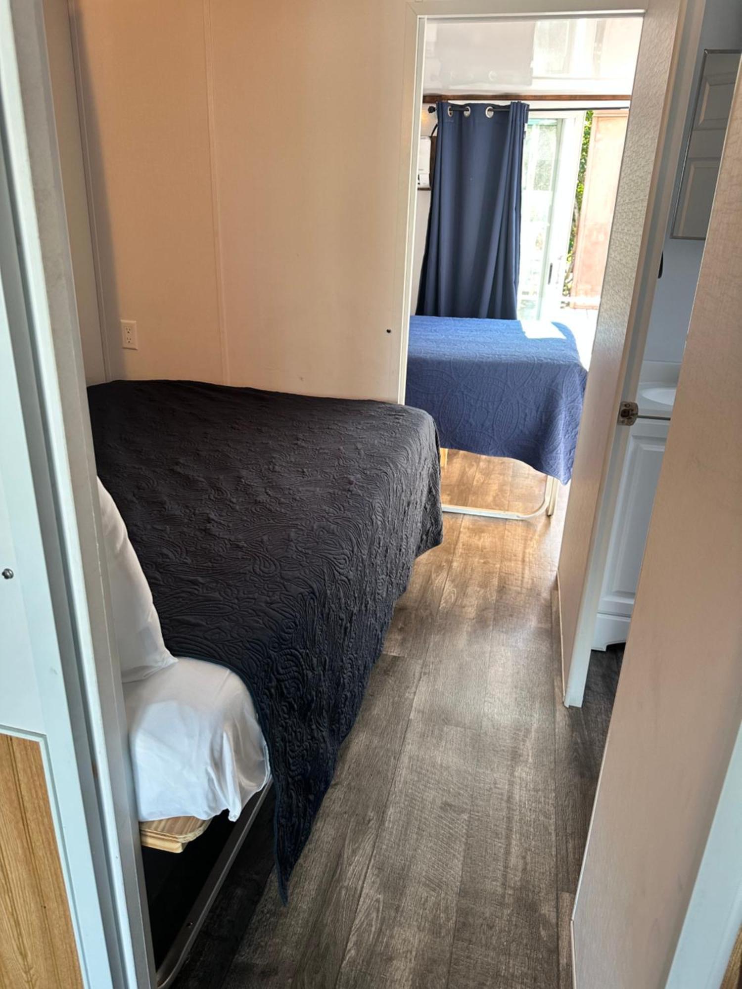 Aqua Lodges At Hurricane Hole Marina ストック・アイランド エクステリア 写真