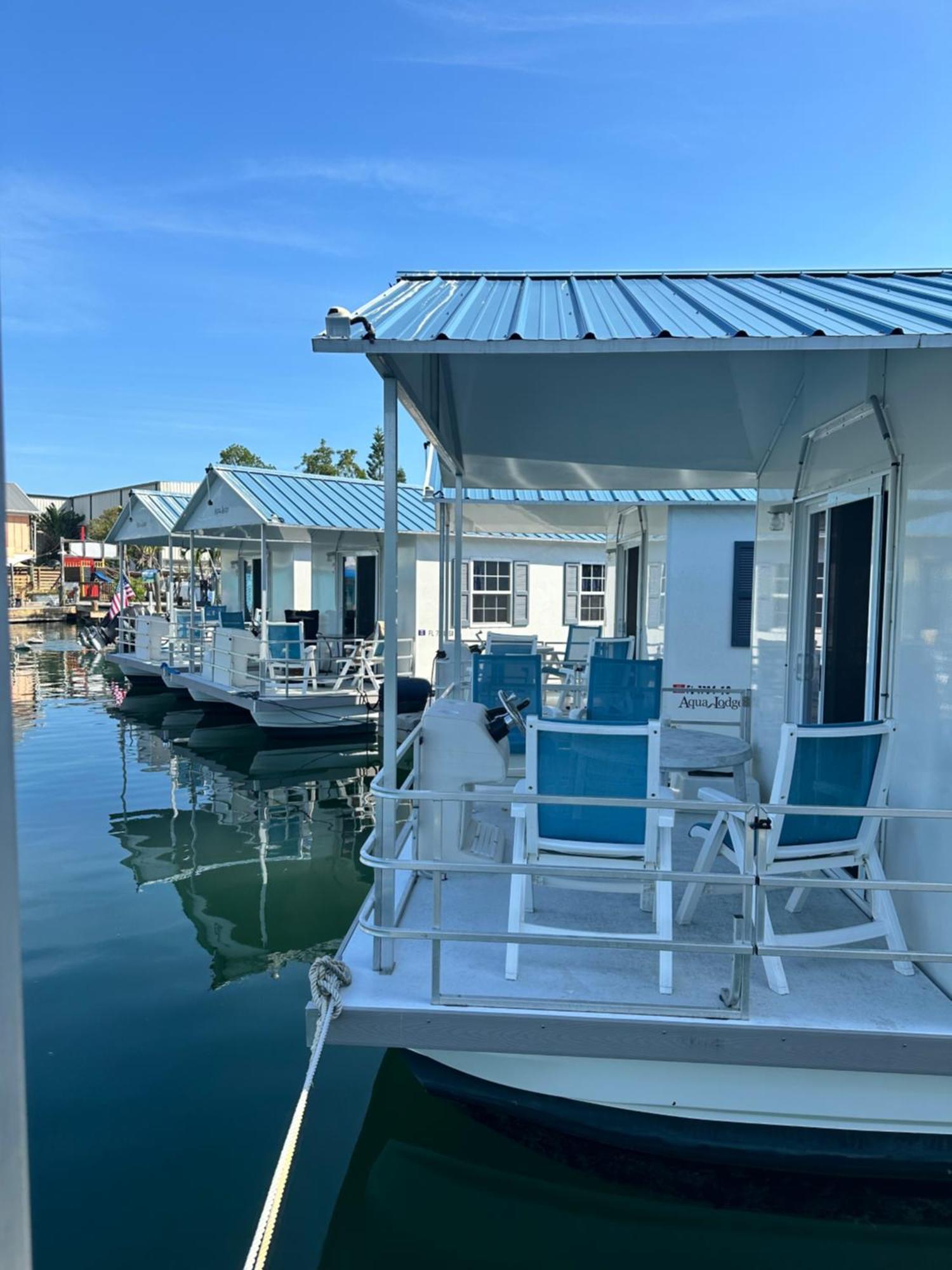 Aqua Lodges At Hurricane Hole Marina ストック・アイランド エクステリア 写真