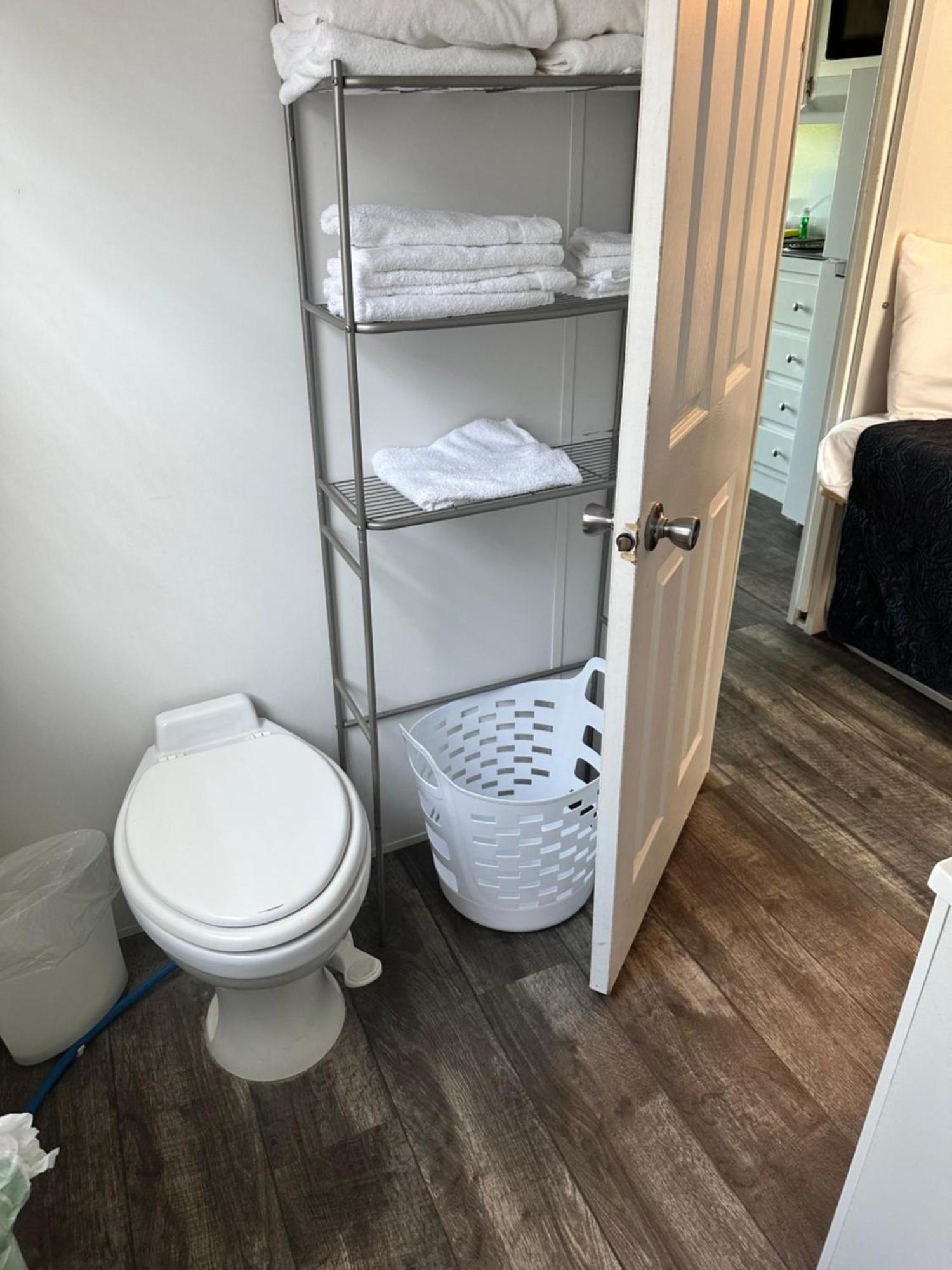 Aqua Lodges At Hurricane Hole Marina ストック・アイランド エクステリア 写真