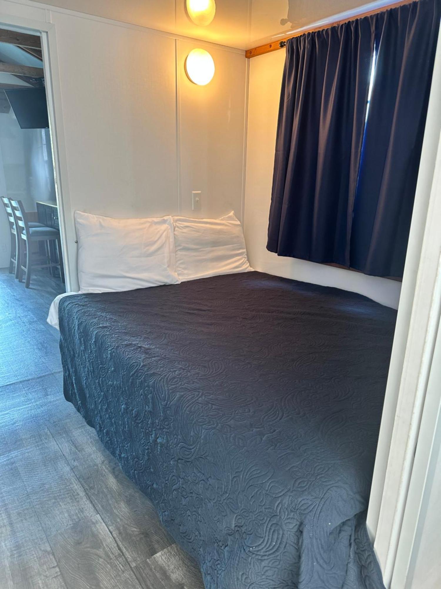 Aqua Lodges At Hurricane Hole Marina ストック・アイランド エクステリア 写真
