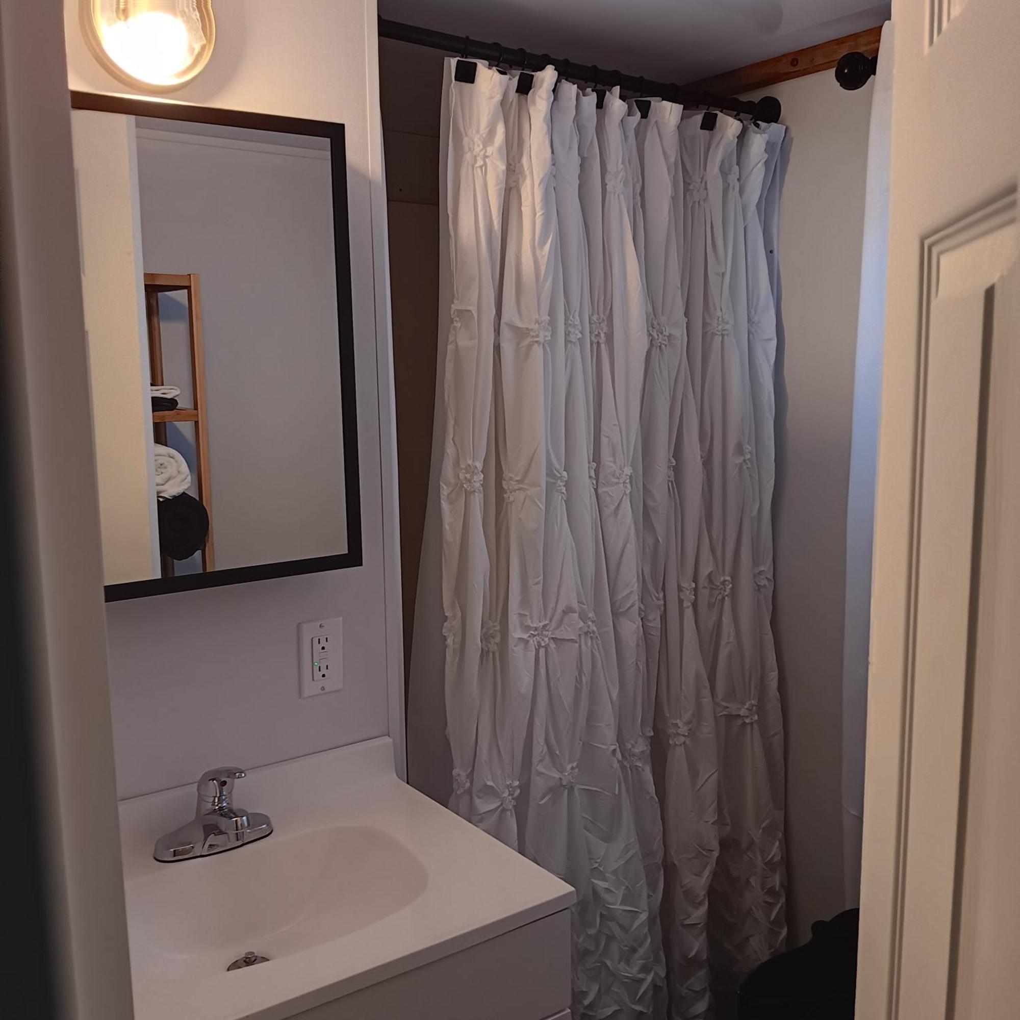 Aqua Lodges At Hurricane Hole Marina ストック・アイランド エクステリア 写真